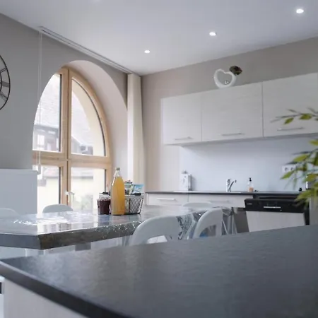 S'harzala Taupe Apartment